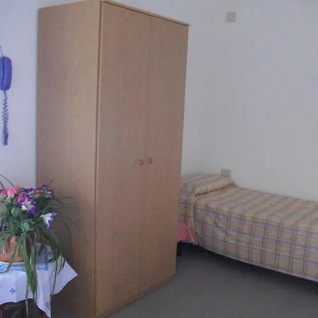Hotel Alberta Massa  Zimmer foto